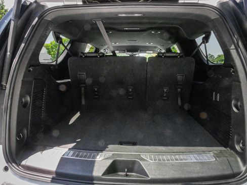Used 2024 Chevrolet Suburban RST RWD image 32