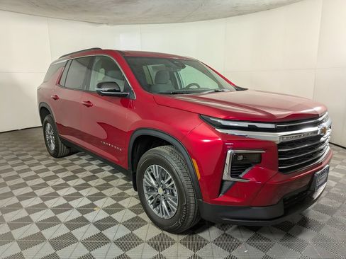 Used 2026 Chevrolet Traverse LT w/ Driver Confidence Package AWD/4WD image 5