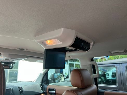 Used 2022 Toyota Sequoia Platinum AWD/4WD image 5