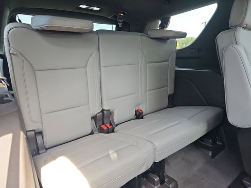 Used 2021 GMC Yukon SLT w/ SLT Luxury Plus Package image 12