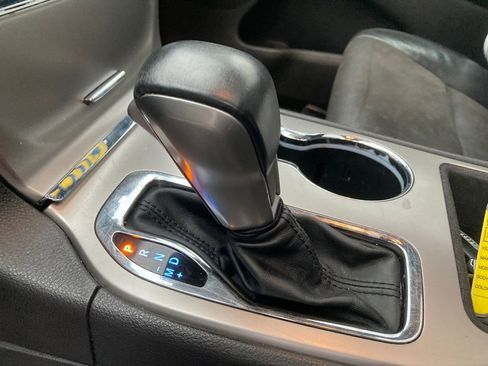 Used 2019 Jeep Grand Cherokee Altitude image 31