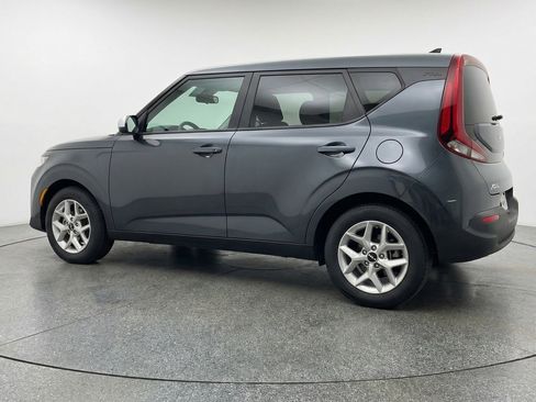 Used 2025 Kia Soul LX w/ LX Technology Package FWD image 6