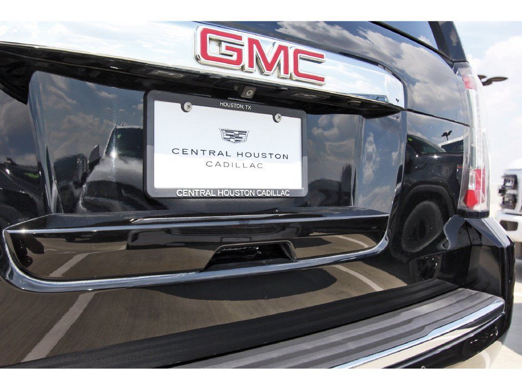 Used 2018 GMC Yukon Denali w/ Open Road Package AWD/4WD image 29