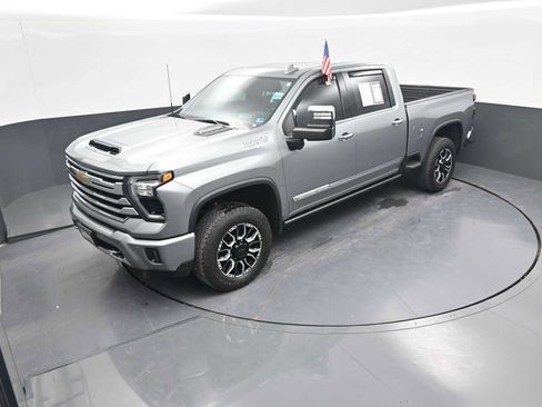 Used 2024 Chevrolet Silverado 2500 High Country w/ High Country Premium Package AWD/4WD image 32