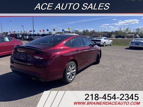 Used 2015 Chrysler 200 S w/ Comfort Group AWD/4WD image 4