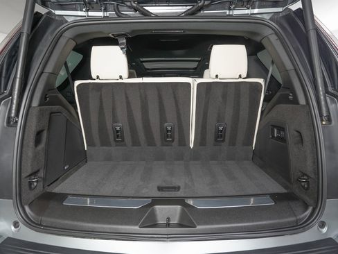 Used 2026 Cadillac Escalade Sport image 11