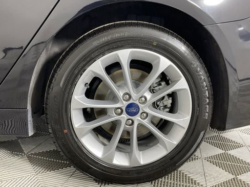 Used 2020 Ford Fusion SEL image 9
