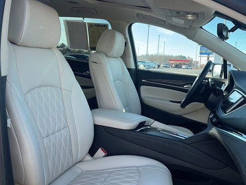 Used 2023 Buick Enclave Avenir w/ Avenir Technology Package image 11
