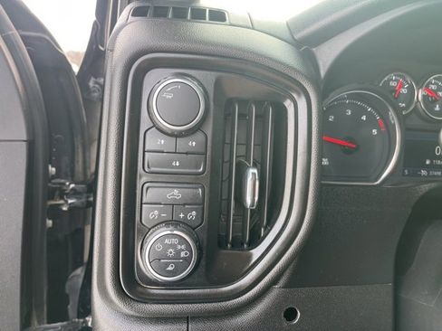 Used 2021 Chevrolet Silverado 2500 Custom w/ Custom Value Package image 27