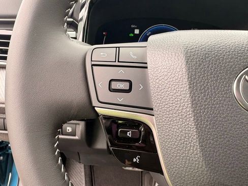 Used 2026 Toyota Camry SE FWD image 21
