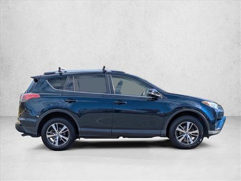 Used 2018 Toyota RAV4 XLE image 4
