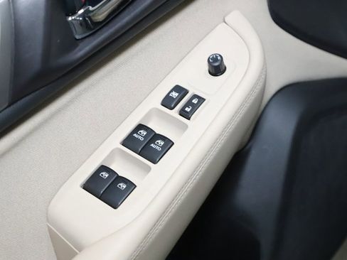 Used 2019 Subaru Outback 2.5i Premium image 16