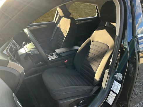 Used 2019 Ford Fusion SE image 23