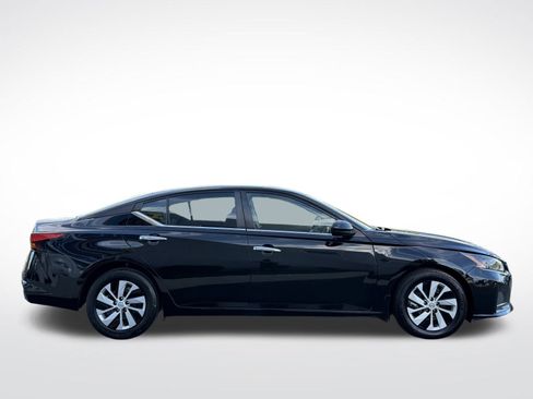 Used 2023 Nissan Altima 2.5 S image 4
