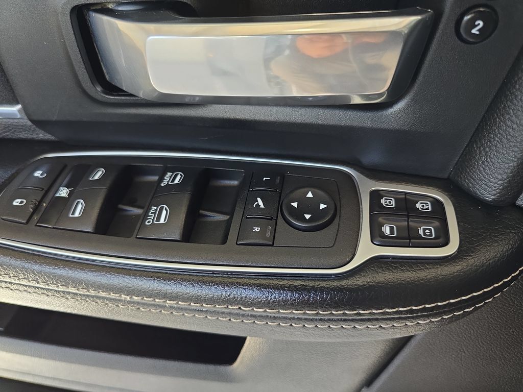 Used 2023 RAM 3500 Laramie AWD/4WD image 29