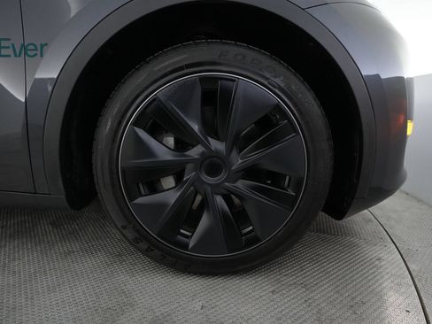 Used 2024 Tesla Model Y Long Range RWD image 20