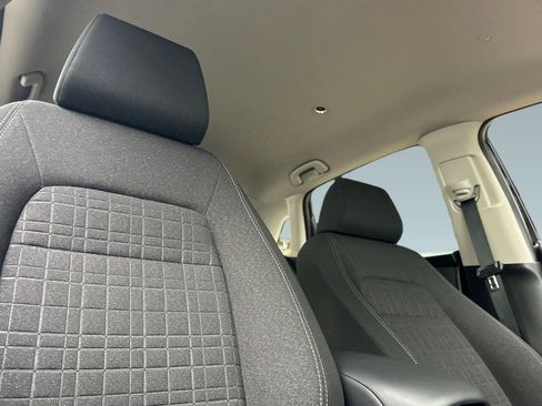 Certified 2025 Honda HR-V LX image 29