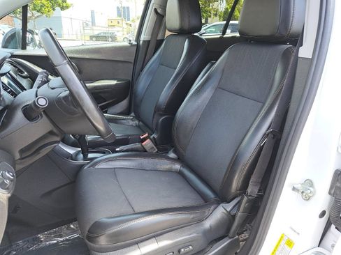 Used 2018 Chevrolet Trax LT w/ Redline Edition FWD image 14
