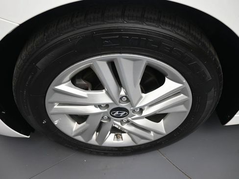 Used 2019 Hyundai Elantra SEL FWD image 14