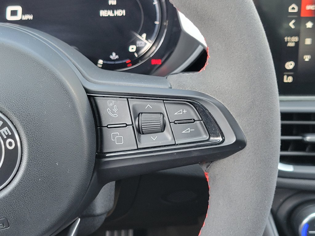 Used 2024 Alfa Romeo Giulia Veloce RWD image 6