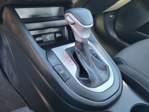 Used 2023 Kia Forte LXS image 11