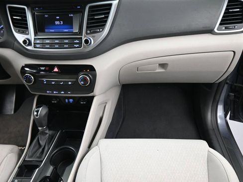 Used 2018 Hyundai Tucson SE AWD/4WD image 45