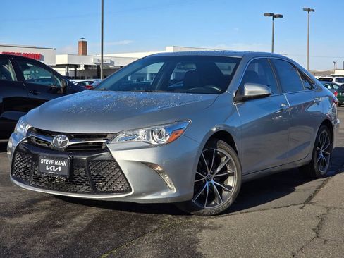 Used 2015 Toyota Camry XSE image 1