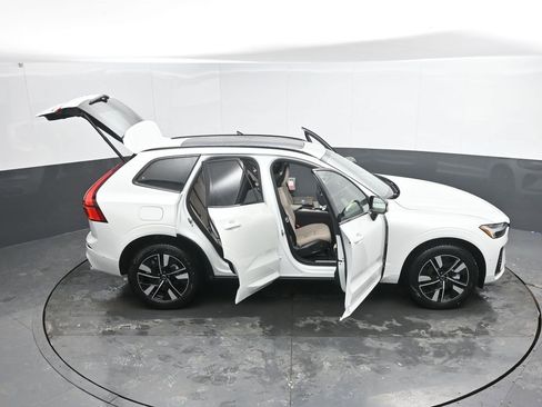 New 2026 Volvo XC60 B5 Plus w/ Protection Package Premier image 47