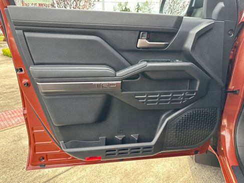 Certified 2025 Toyota Tacoma TRD Off-Road image 11