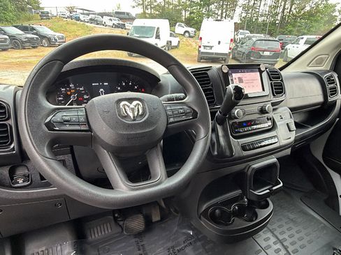 Used 2024 RAM ProMaster 2500 w/ Convenience Group FWD image 21