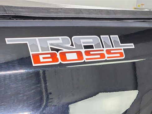 Used 2021 Chevrolet Silverado 1500 LT Trail Boss w/ Convenience Package II image 18
