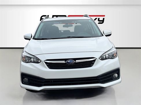 Used 2020 Subaru Impreza Premium image 2