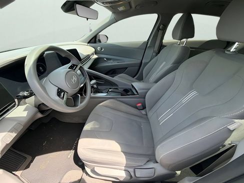 Used 2024 Hyundai Elantra SEL FWD image 11