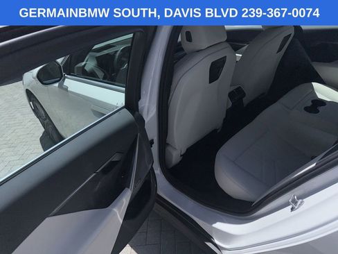 Certified 2024 BMW 530i w/ Premium Package RWD image 33