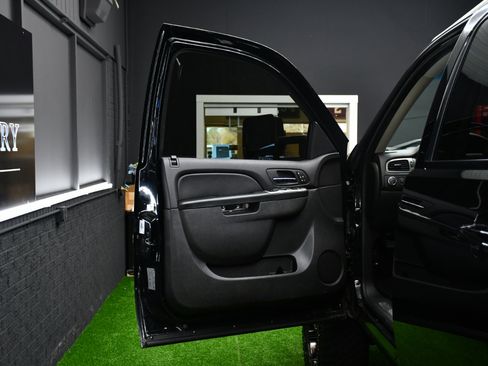 Used 2014 Chevrolet Silverado 2500 LTZ w/ LTZ Plus Package image 22