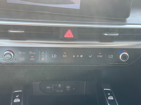 Used 2025 Kia Sorento X-Line EX AWD/4WD image 16