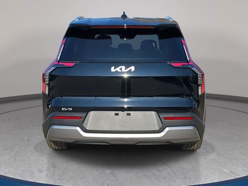 New 2026 Kia EV9 Wind AWD/4WD image 6