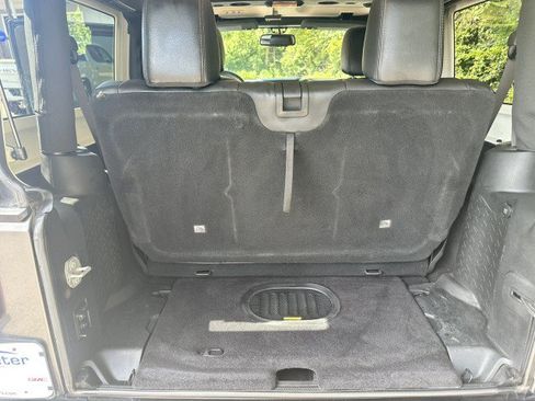 Used 2017 Jeep Wrangler Sahara AWD/4WD image 16