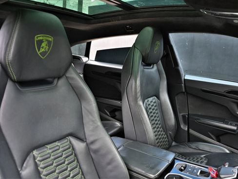 Used 2021 Lamborghini Urus image 22