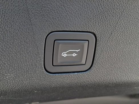 Used 2025 GMC Yukon XL Denali Ultimate AWD/4WD image 25
