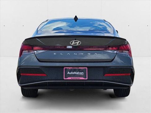 New 2025 Hyundai Elantra Sport image 8