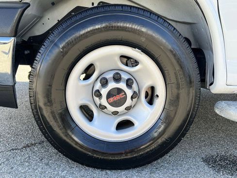 Used 2024 GMC Savana 2500 w/ Driver Convenience Package image 29
