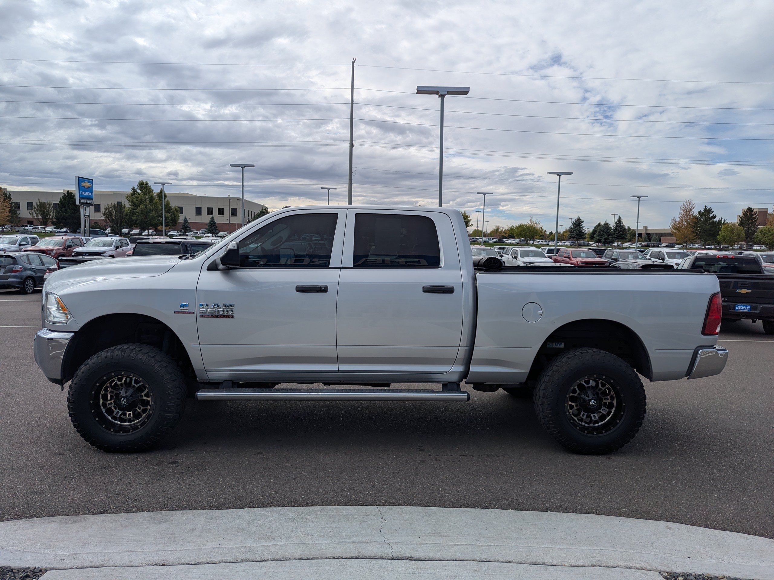 Used 2017 RAM 2500 Tradesman w/ Chrome Appearance Group AWD/4WD image 8