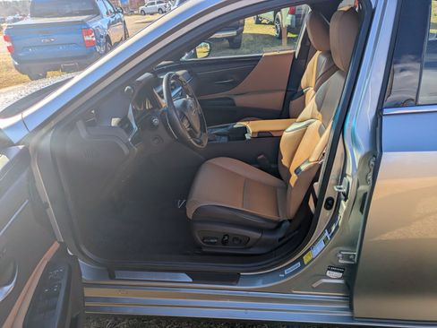 Used 2020 Lexus ES 350 w/ Premium Package image 14