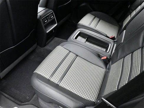 Used 2022 Porsche Cayenne E-Hybrid Coupe image 15