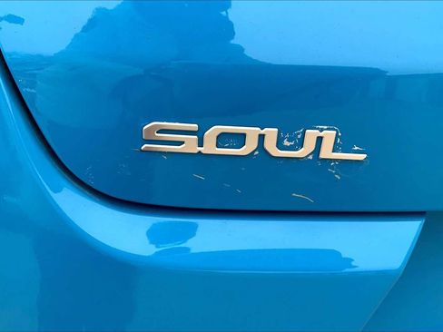 Used 2023 Kia Soul GT-Line FWD image 31