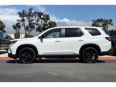 Used 2024 Honda Pilot LX image 7