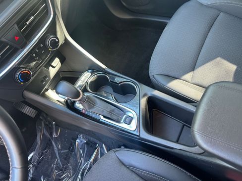 Used 2025 Buick Encore GX Preferred image 35