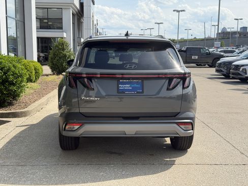 Certified 2025 Hyundai Tucson SEL FWD image 6