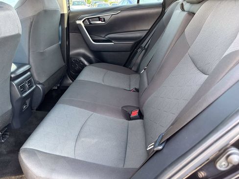 Used 2025 Toyota RAV4 XLE AWD/4WD image 44